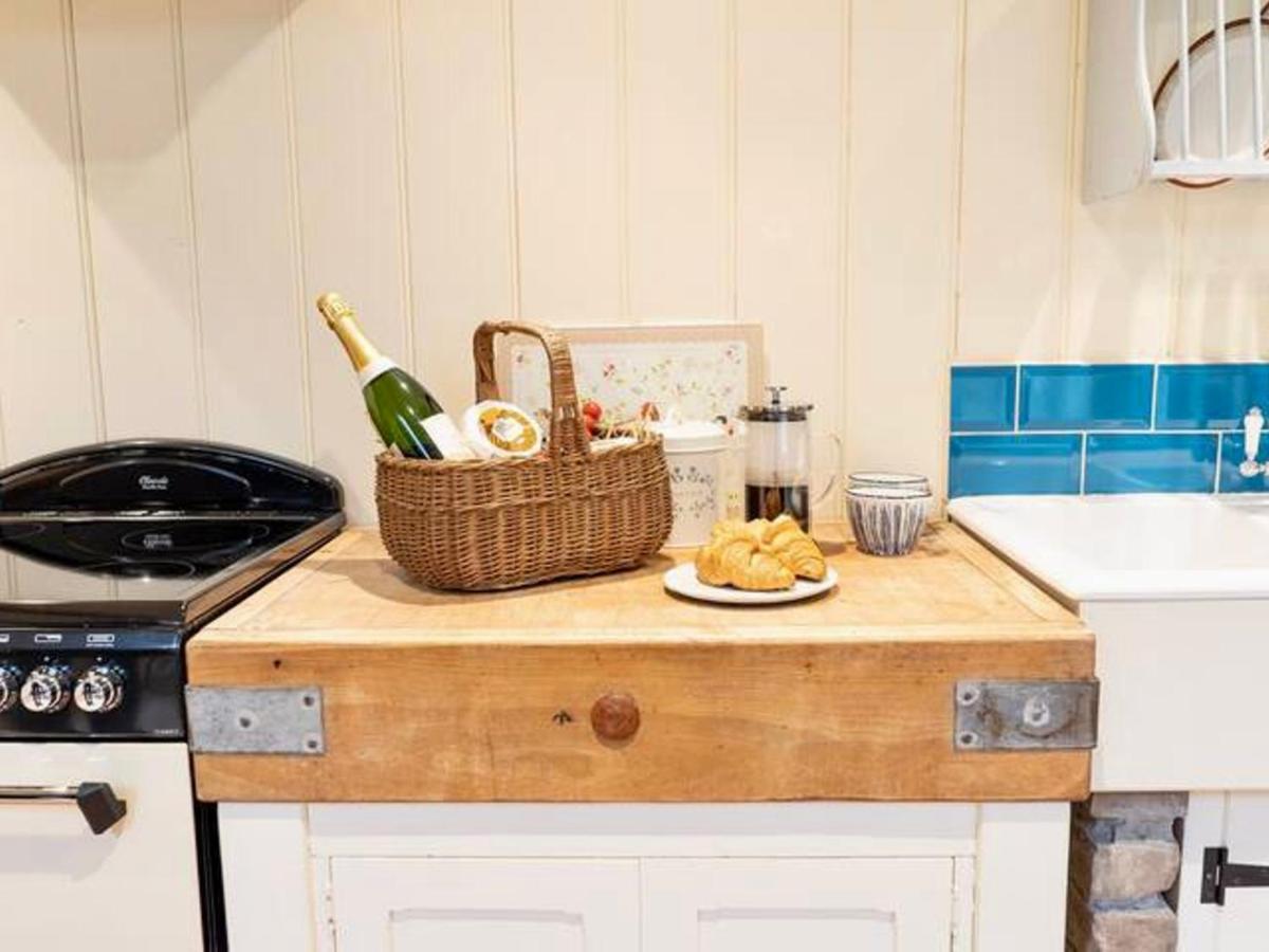 Pass The Keys Goose Feather Barn, Wedmore Luxury Cottage For Two Exteriör bild