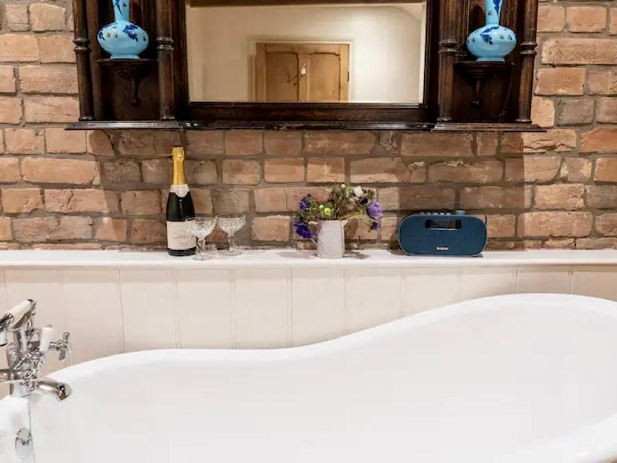 Pass The Keys Goose Feather Barn, Wedmore Luxury Cottage For Two Exteriör bild